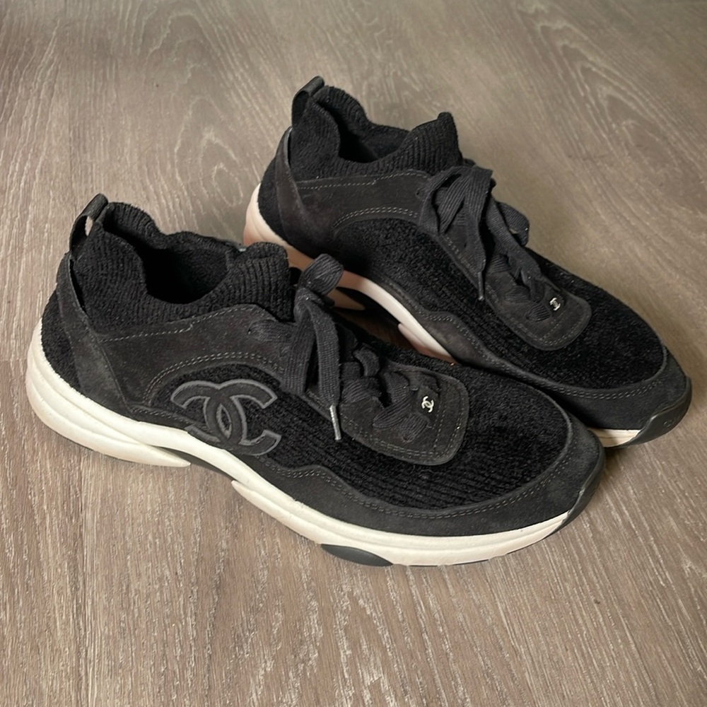 CHANEL Low Trainer